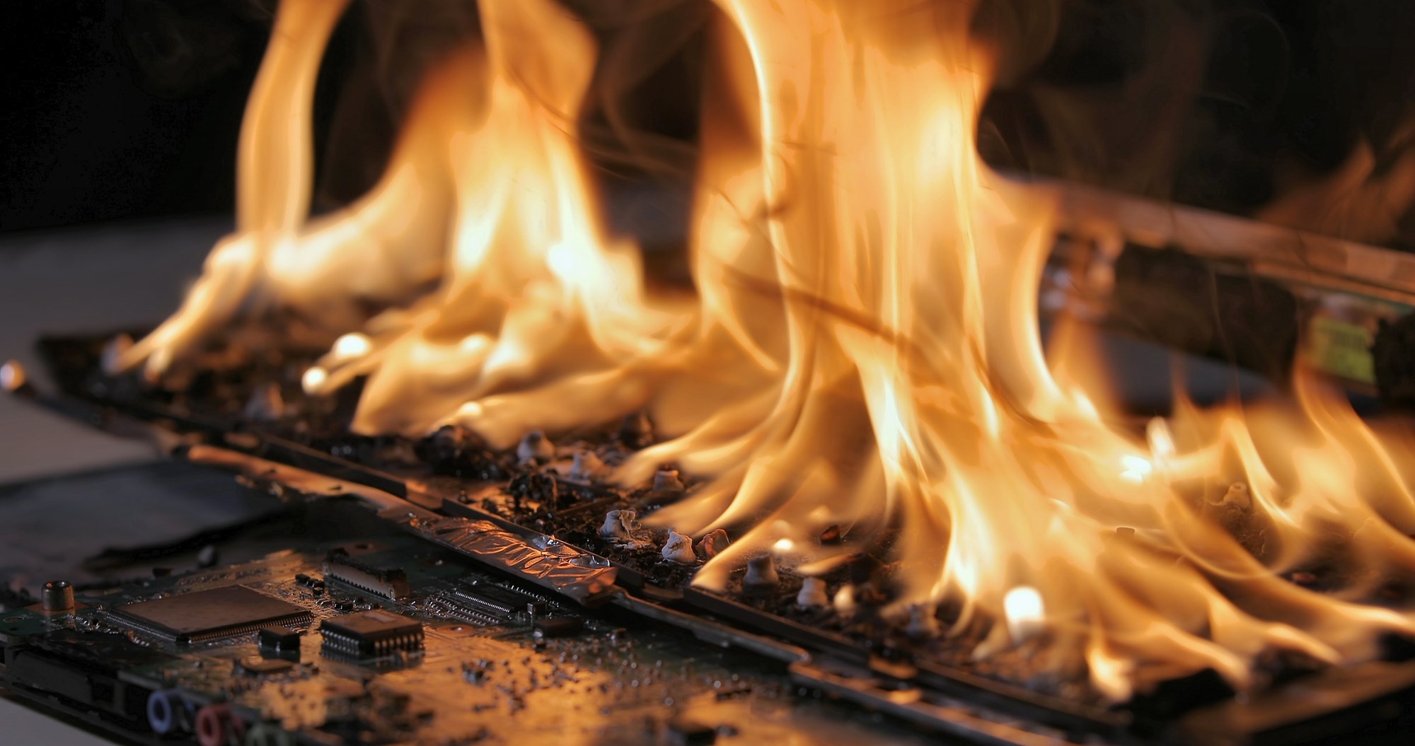 Lithium Battery Fires 10 Tips For Fire Prevention Safety Envista   Adobestock 443447880 